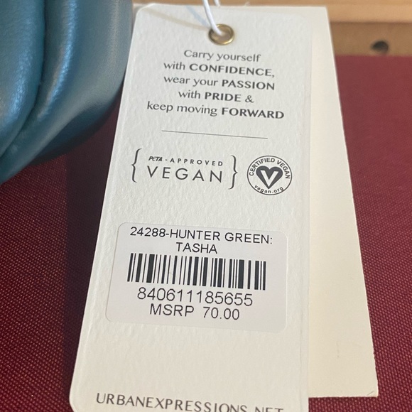 Urban Expressions Tasha Quilted Crossbody in Green - Picture 2 of 5